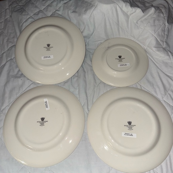 3 Dinning And 1 Salad Thanksgiving Royal Stafford Plates - Picture 6 of 7